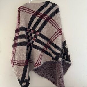 NWT Women’s Plaid Poncho Cape - Cozy Autumn/Winter Wear